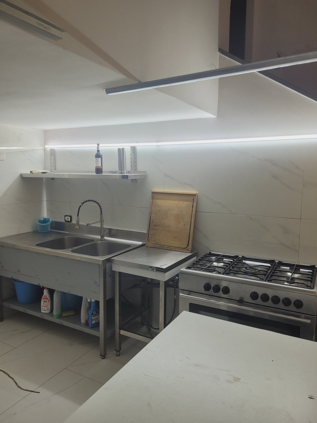 Cucina semi-industriale a disposizione dei gruppi